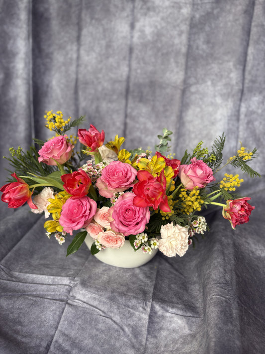 NABANA – Soft Seasonal Floral Vase by Ichirin