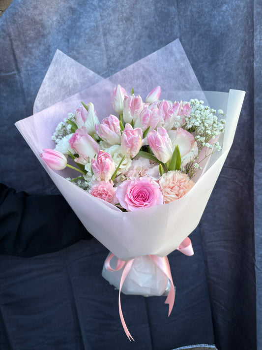 KASUMI – Misty and Minimal Flower Bouquet by Ichirin