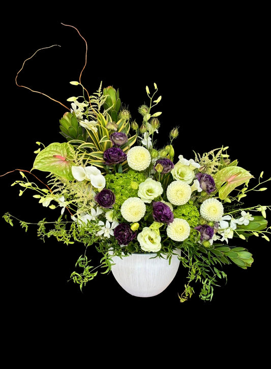 YANAGI – Flowing Ikebana-Inspired Arrangement by Ichirin