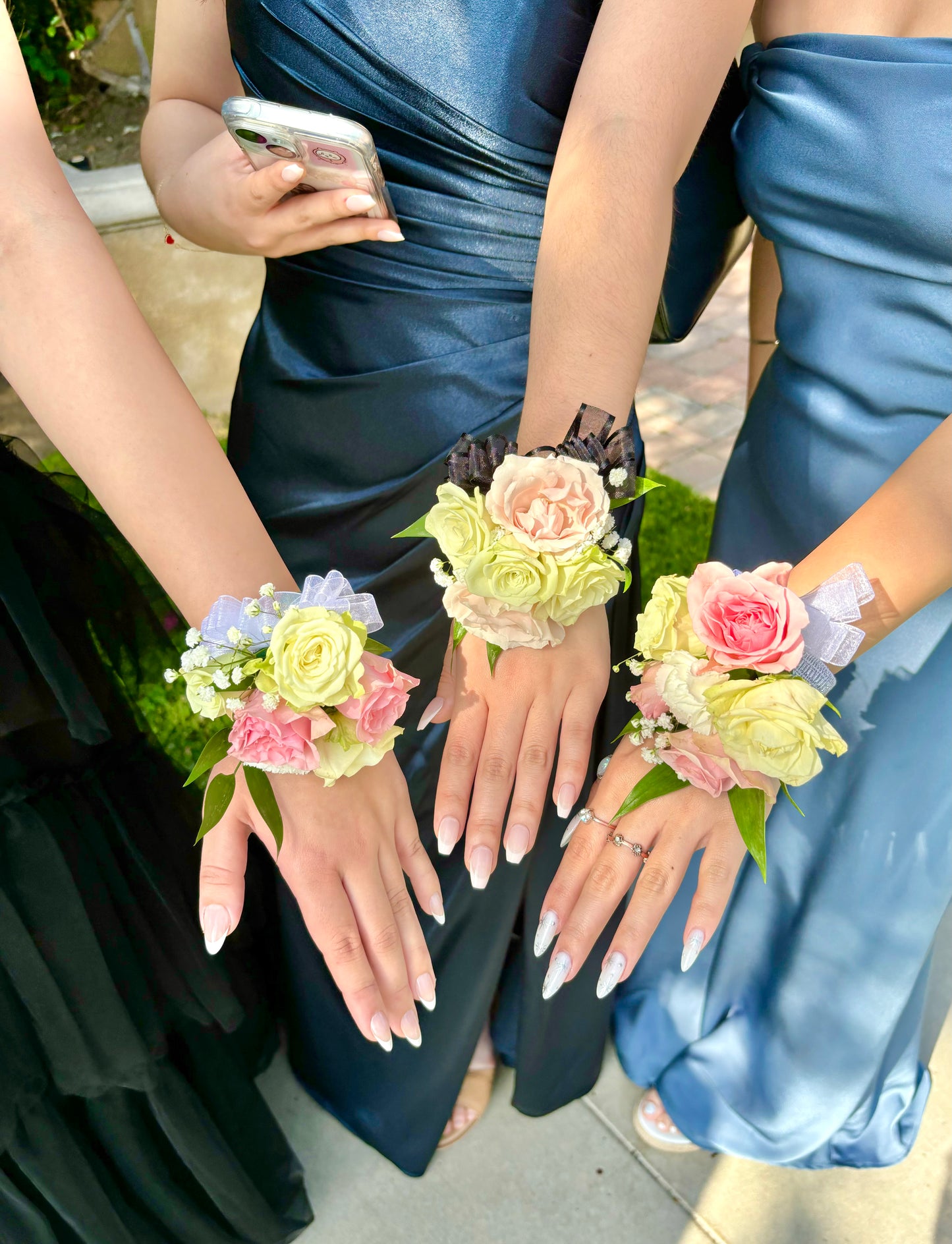 HANAKAZARI – Elegant Wrist Corsage by Ichirin
